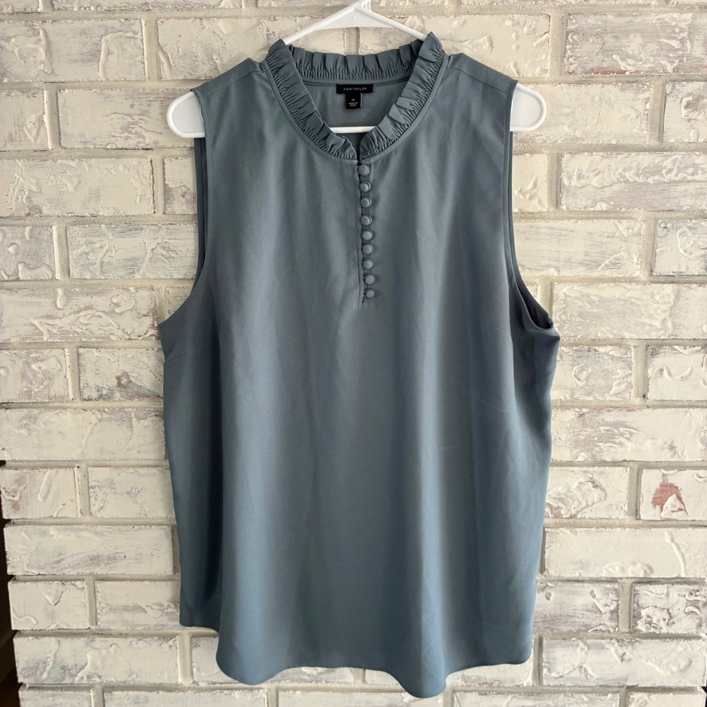 Ann Taylor Blue Ruffle Neck Sleeveless Blouse XL 505291 Covered Button Top
